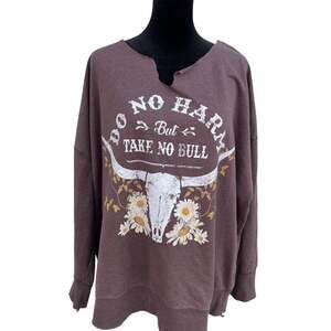 Western Women’s sweatshirt ( 3X) distressed,  V-neck